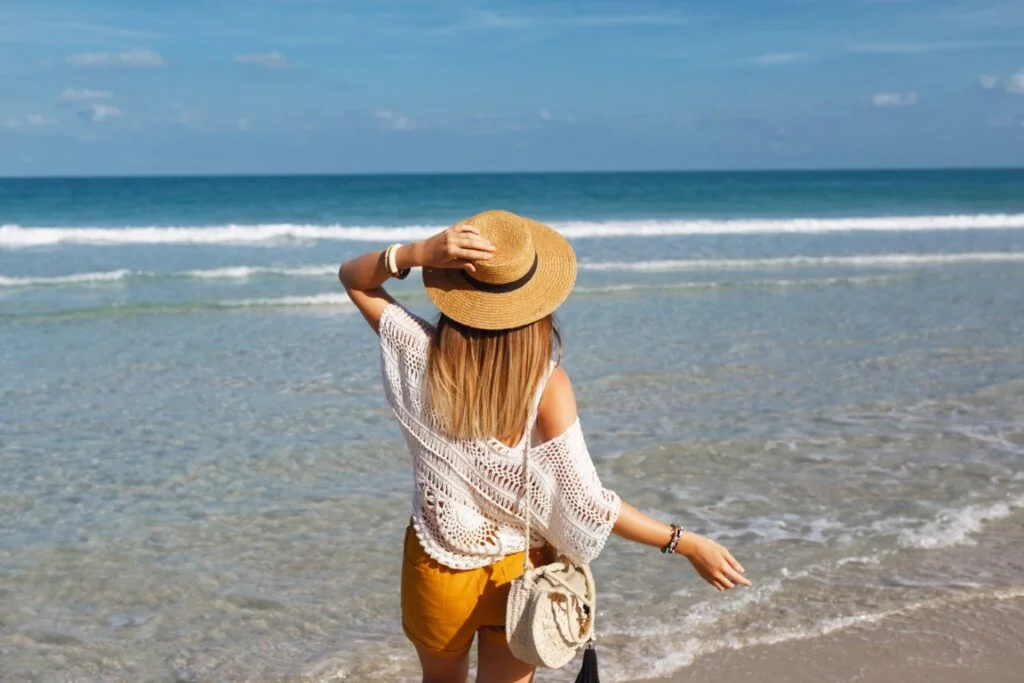 le facekini remplacera t-il le chapeau de plage ?