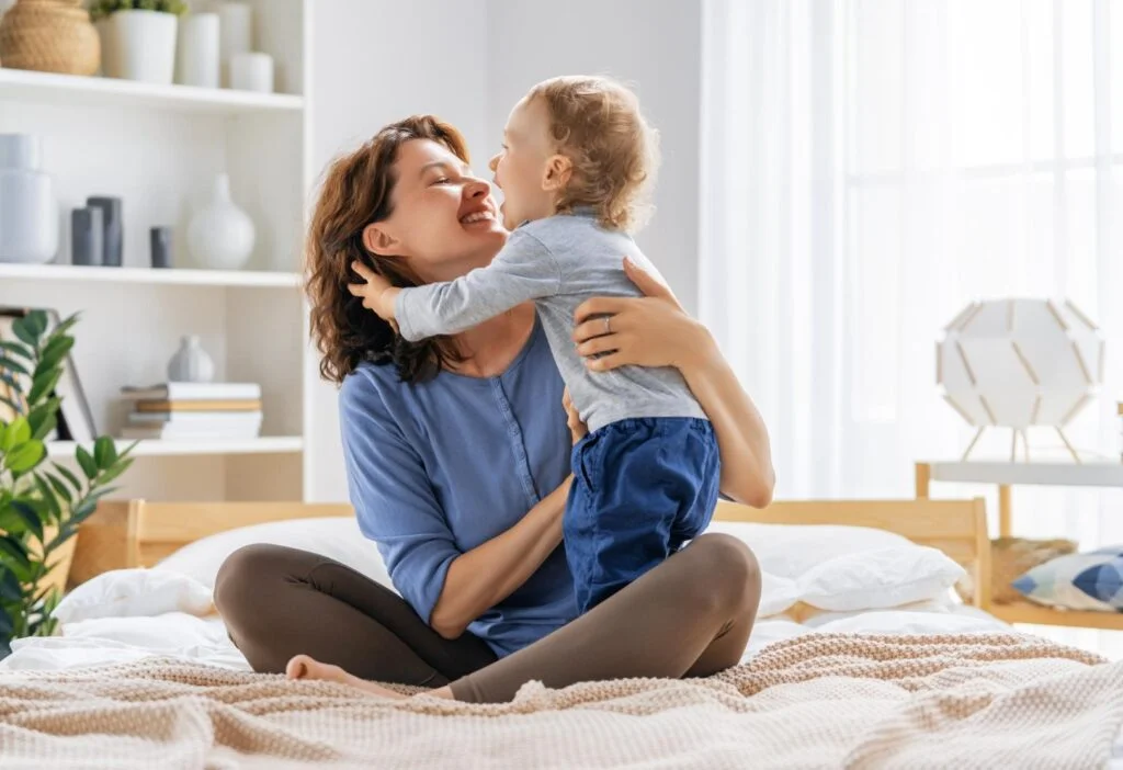 une femme avec un enfant
