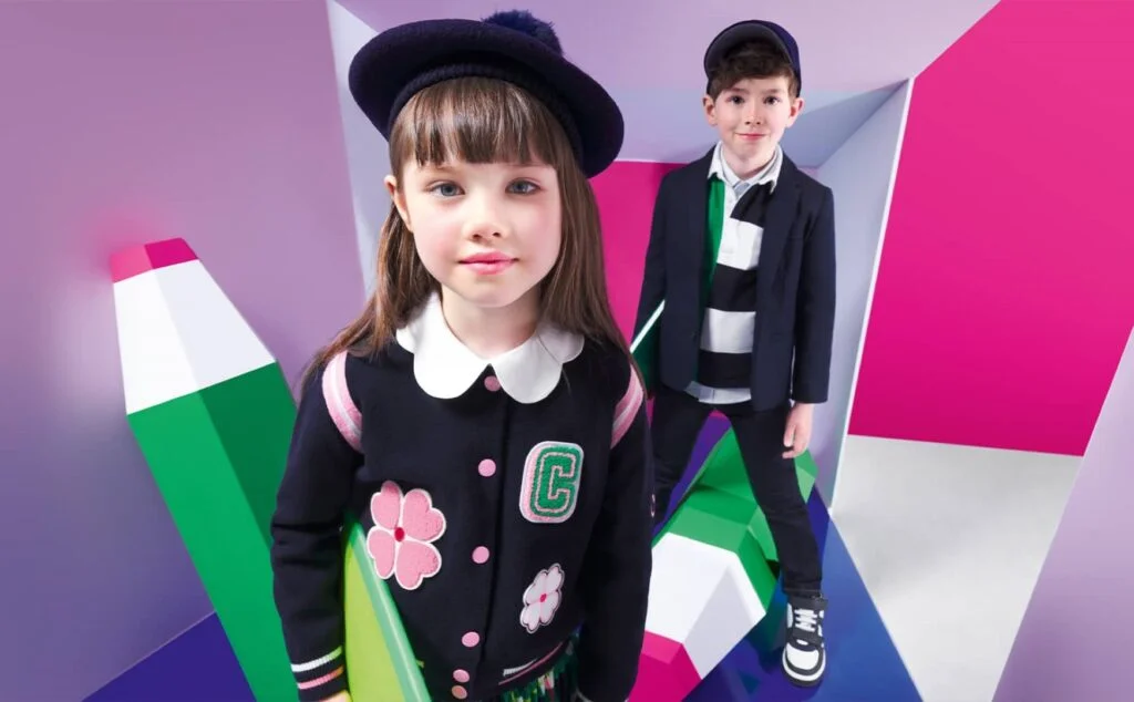 de jolis vêtements pour les enfants jusqu'à 12 ans