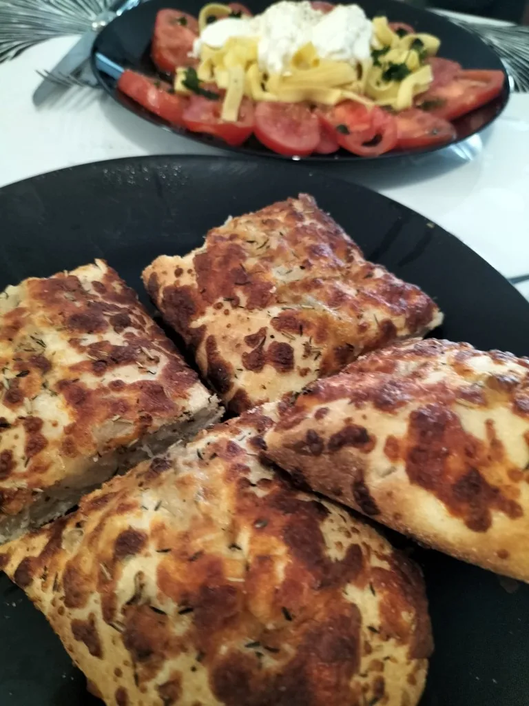 Focaccia aux herbes de Provence